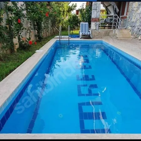 Baris Manco Bulvari Villa *